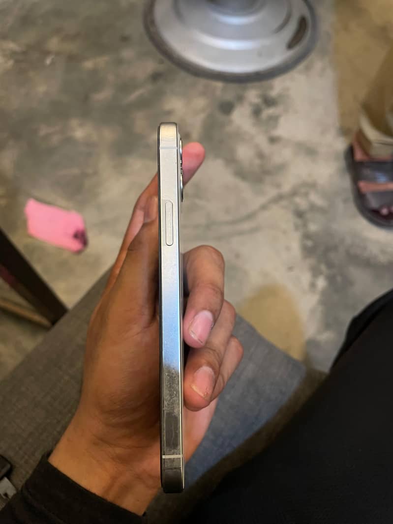 Apple iPhone 12 Pro 3