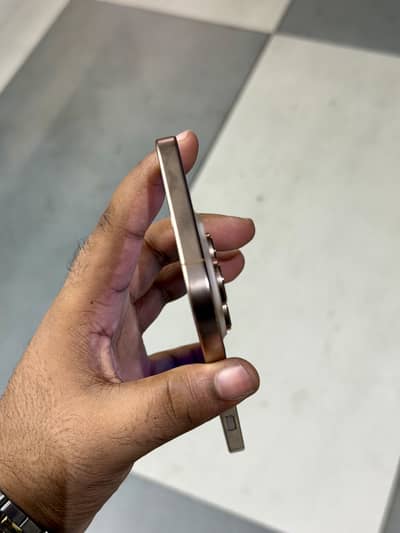 Apple iPhone 16 Pro Max