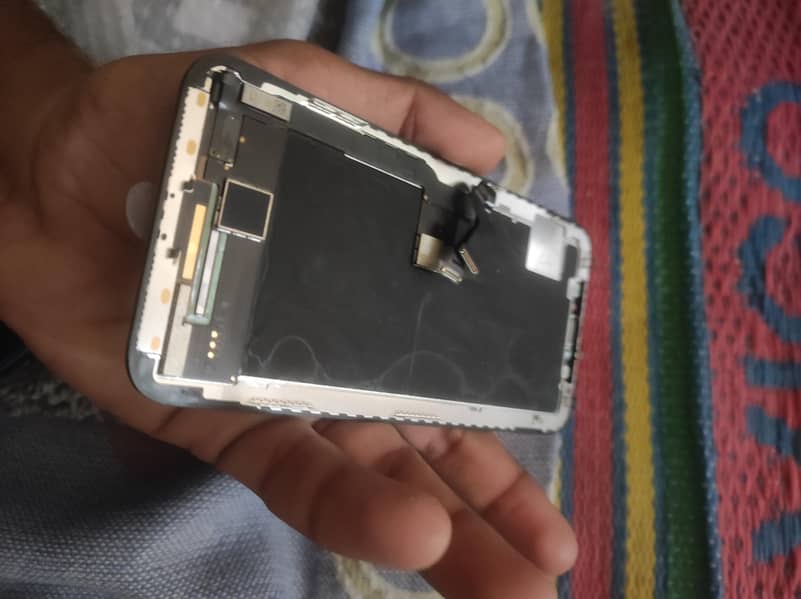 Apple iPhone X 3