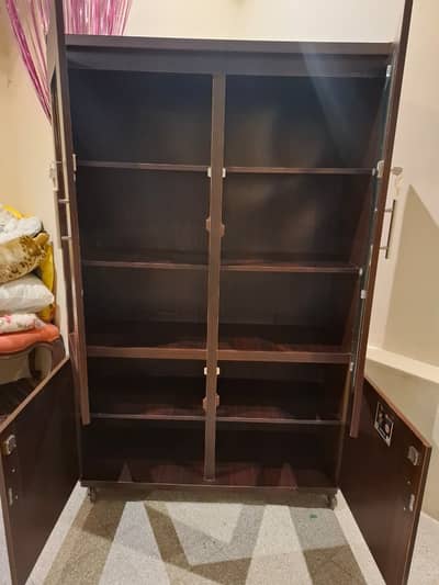 Two-Door Showcase Shelves with Locks & Wheels