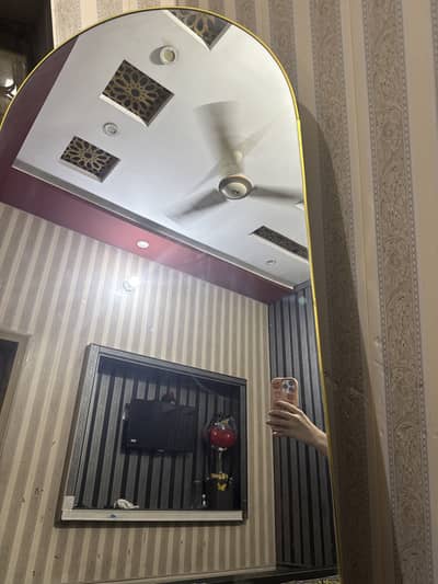 Standing mirror