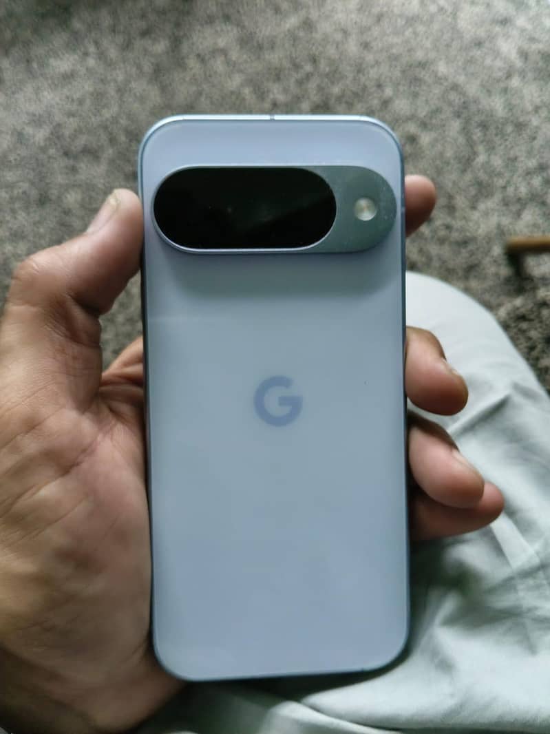 Google Pixel 10 3