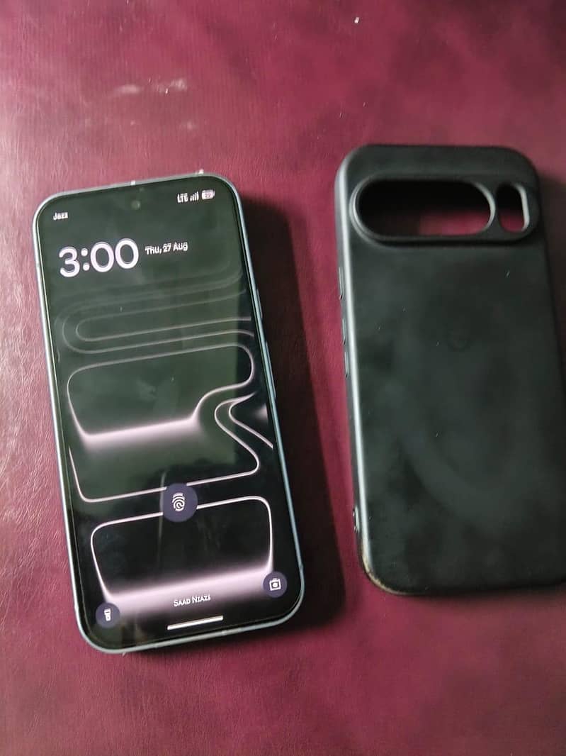 Google Pixel 10 4