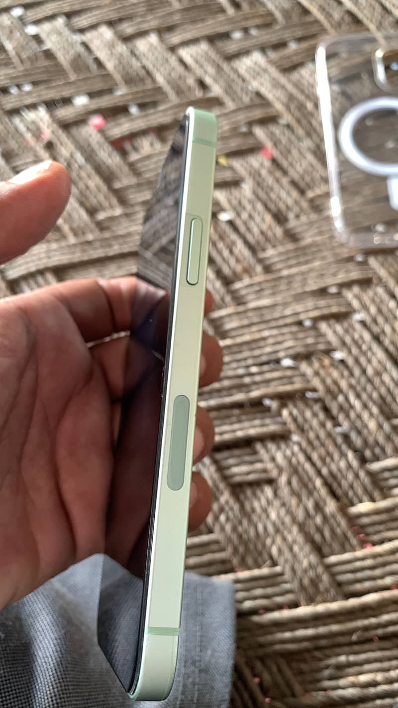 Apple iPhone 12 1