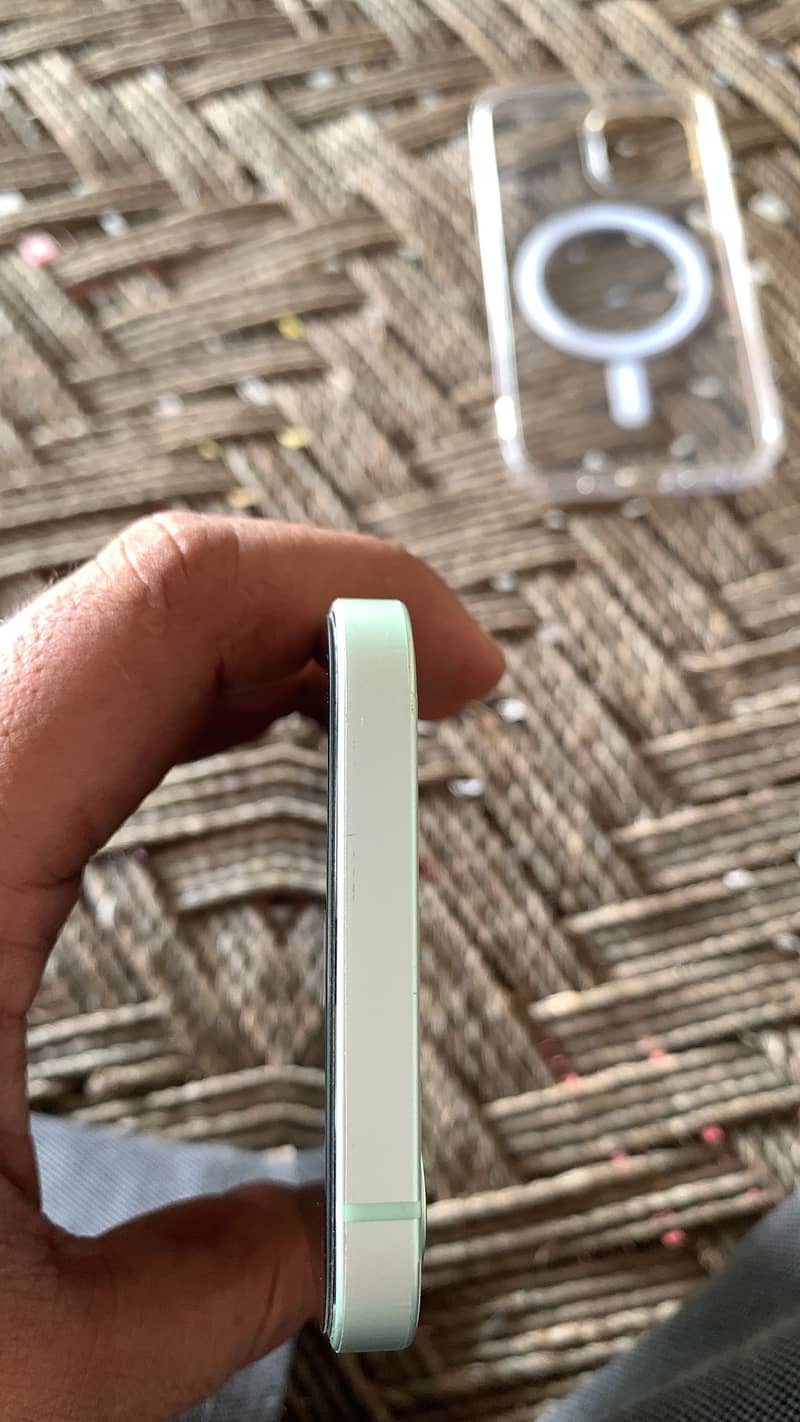 Apple iPhone 12 3