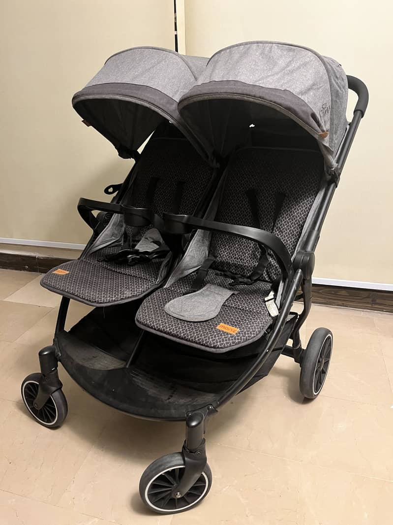 Twin stroller 0