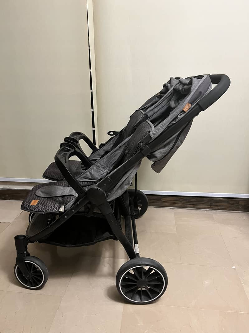 Twin stroller 1