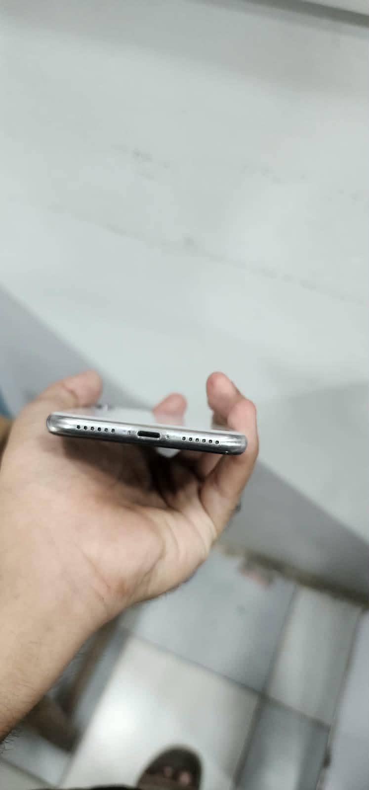 Apple iPhone X 4