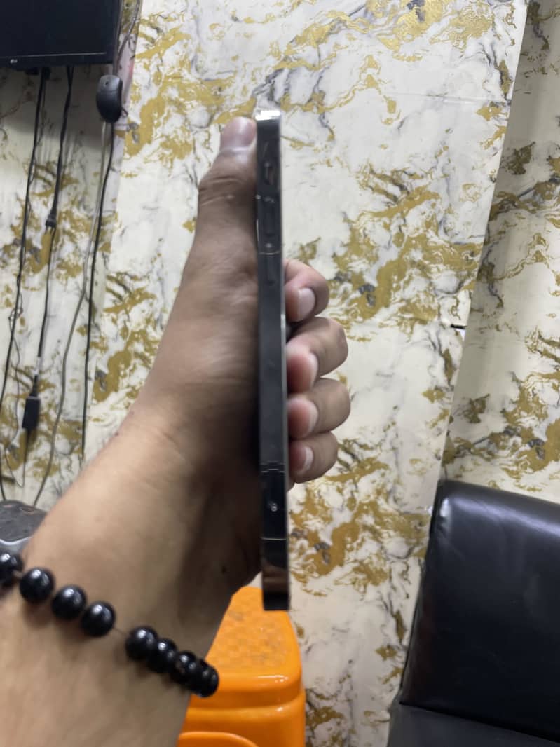 Apple iPhone 12 Pro 2