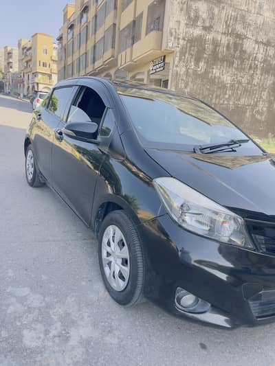Toyota Vitz 2013