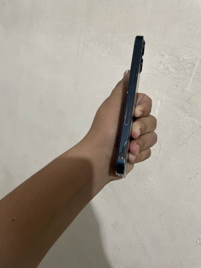 Apple iPhone 13 3