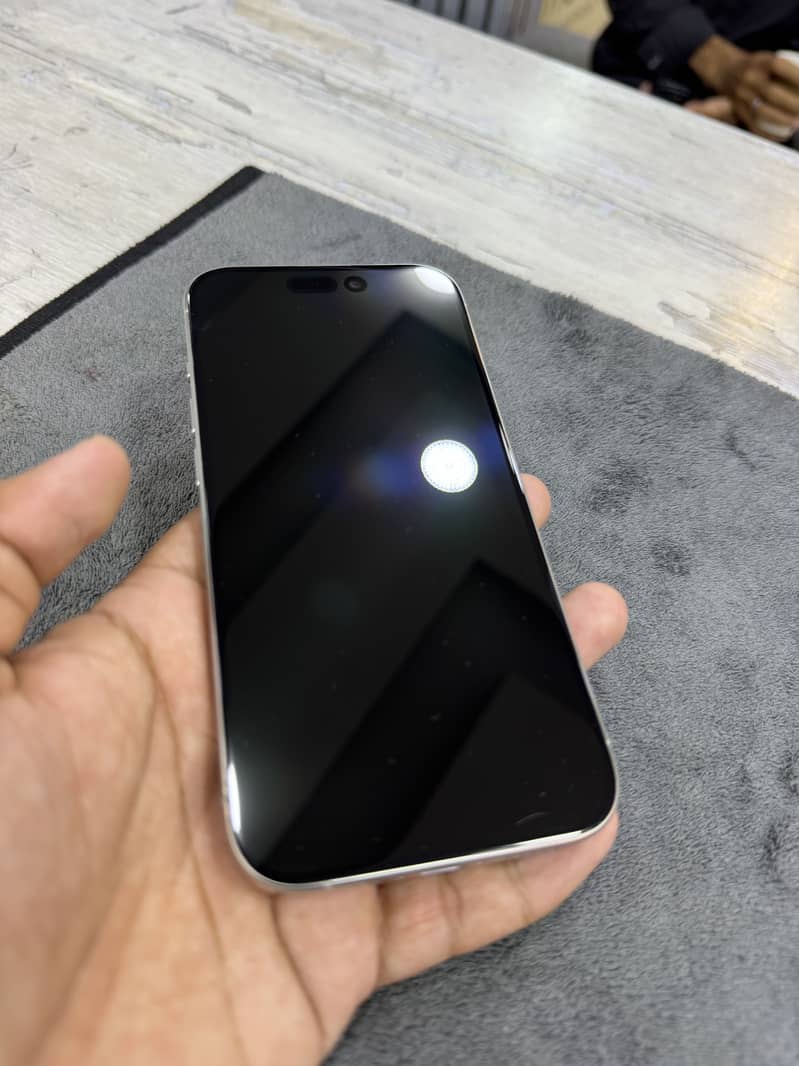 Apple iPhone 15 Pro 6