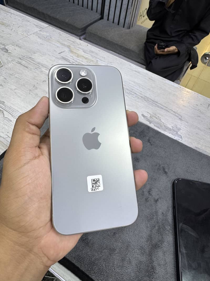 Apple iPhone 15 Pro 8