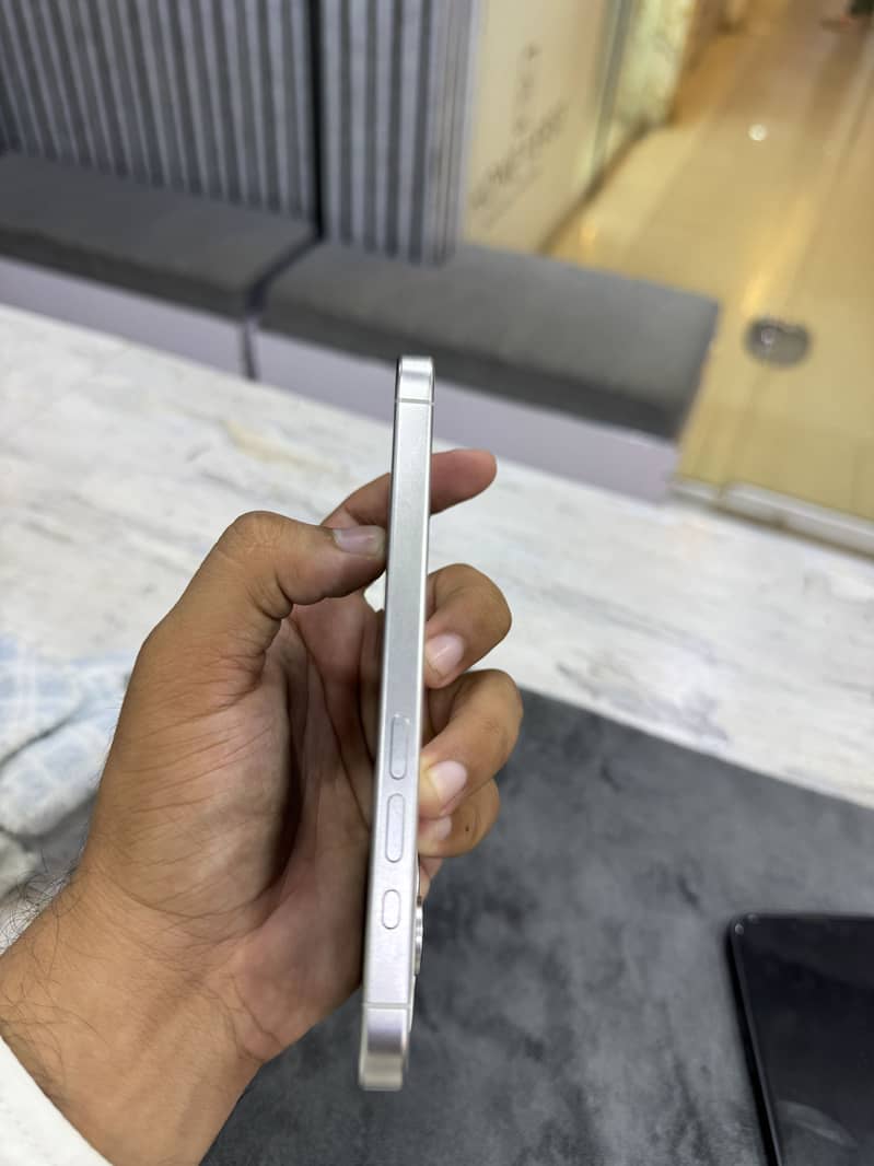 Apple iPhone 15 Pro 9
