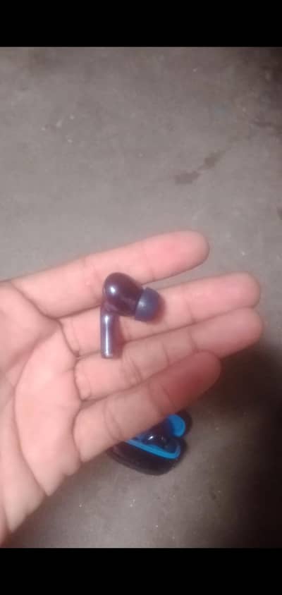 2 din use Ki ha bs Brand New hai