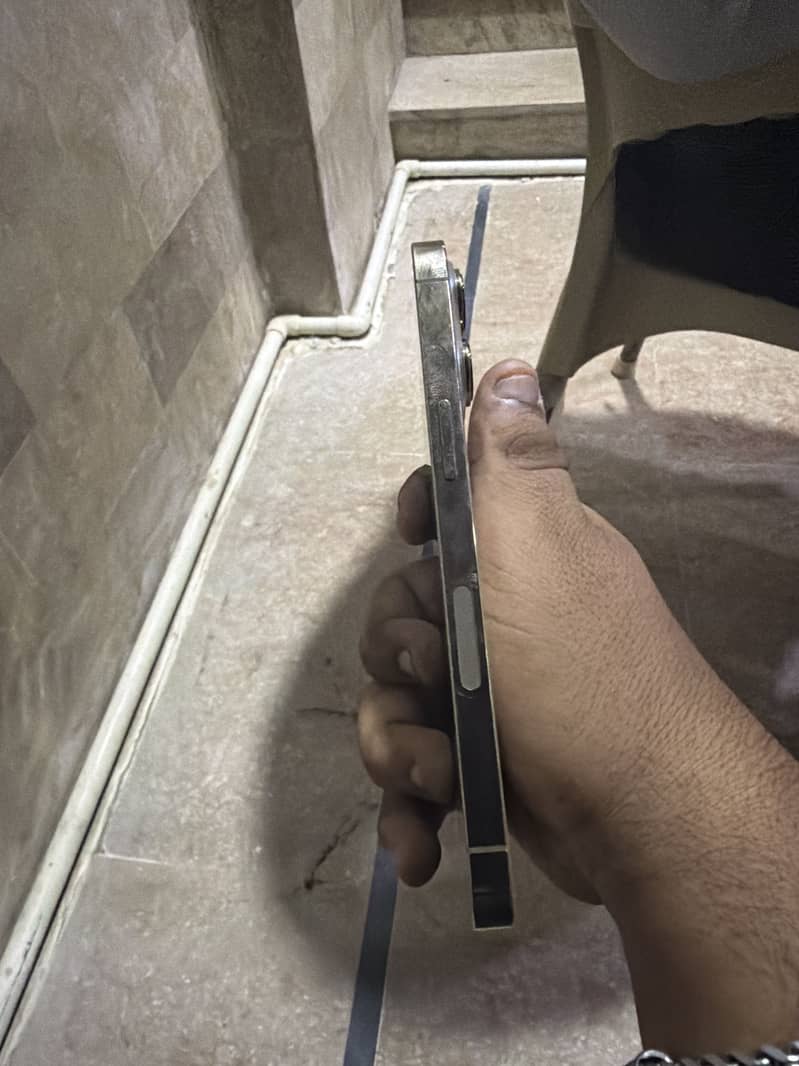Apple iPhone 13 Pro 1