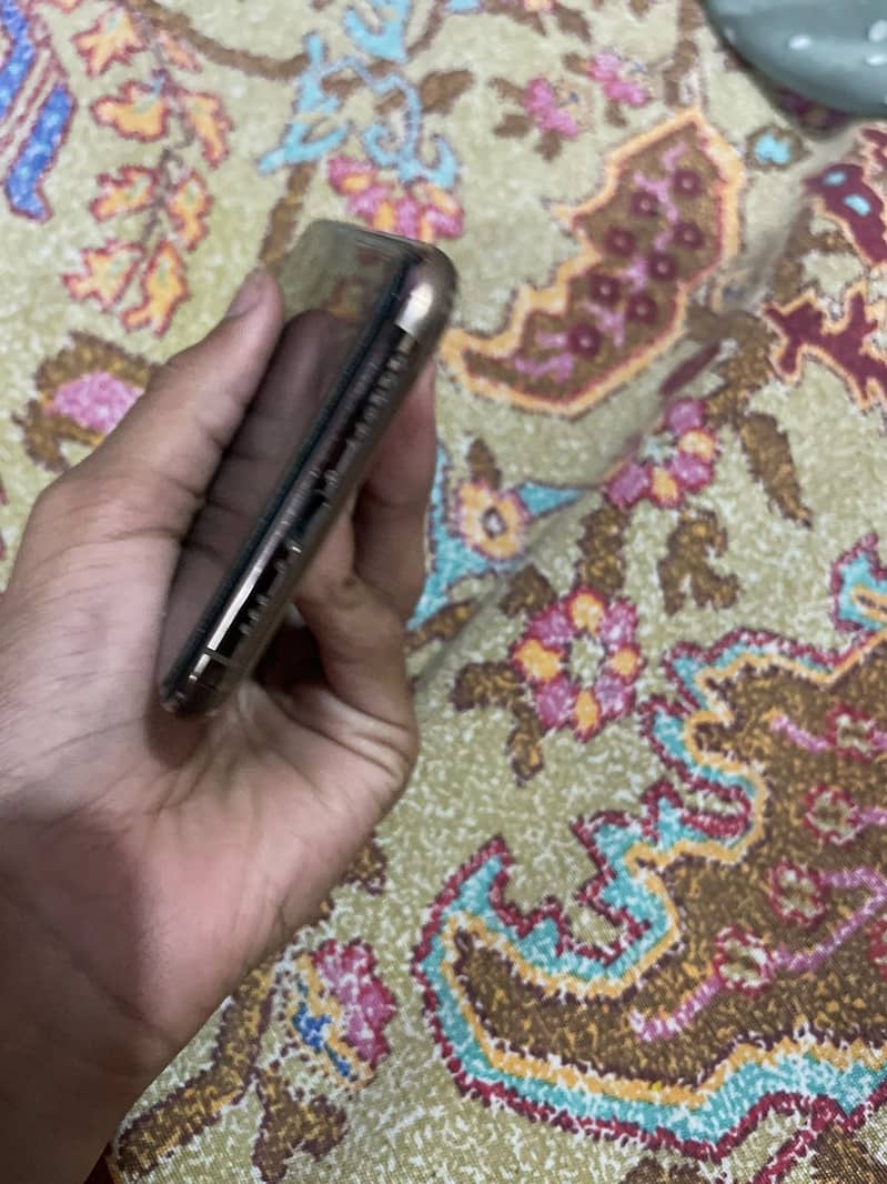 Apple iPhone 11 Pro 2