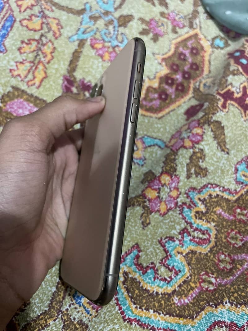 Apple iPhone 11 Pro 3