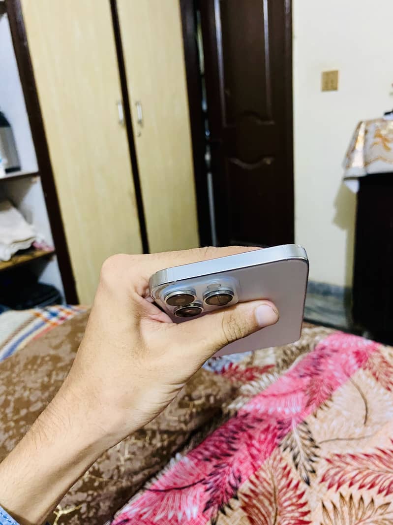 Apple iPhone 14 Pro Max 5