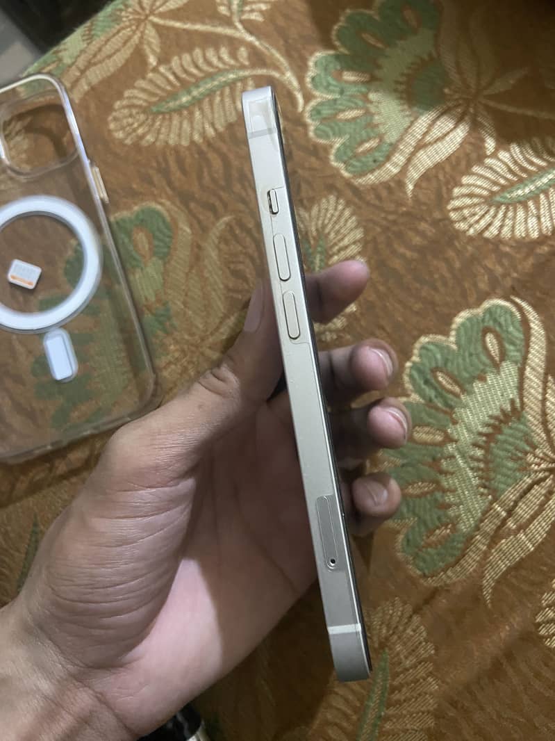 Apple iPhone 13 1