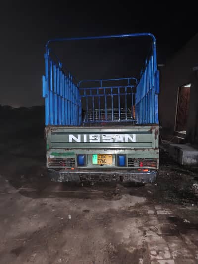 Nissan chitah ready to drive urgent sale good condition  documents cle