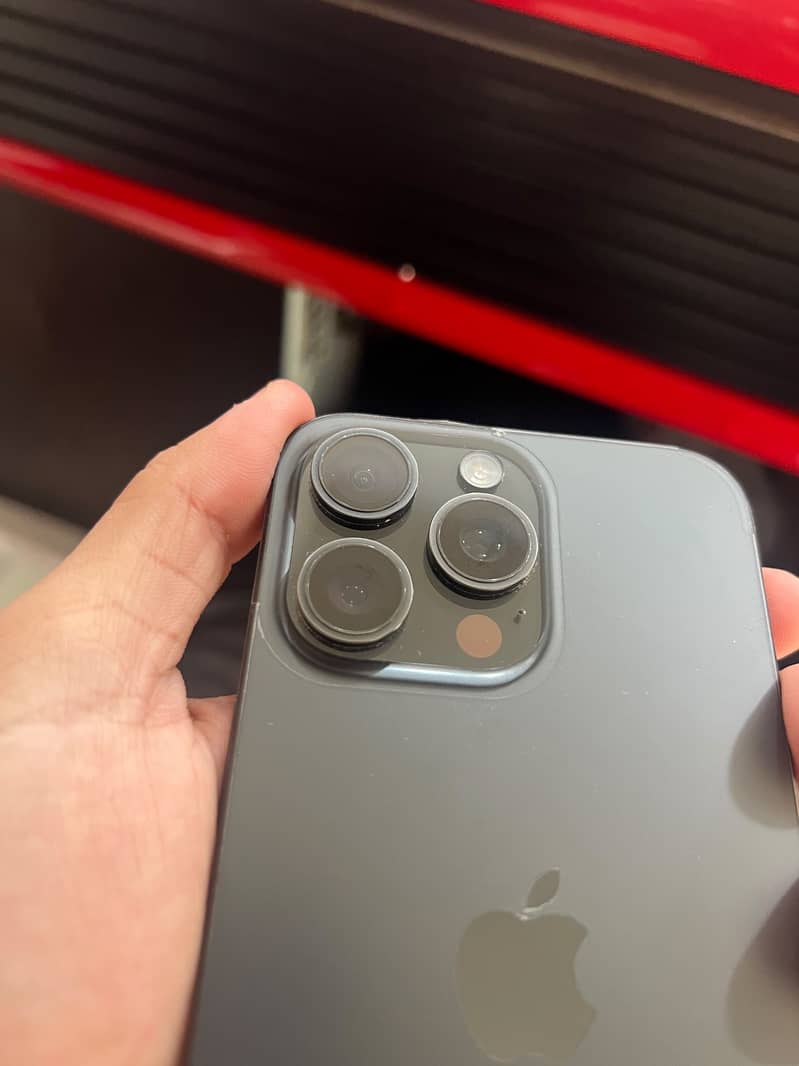 Apple iPhone 15 Pro Max 5