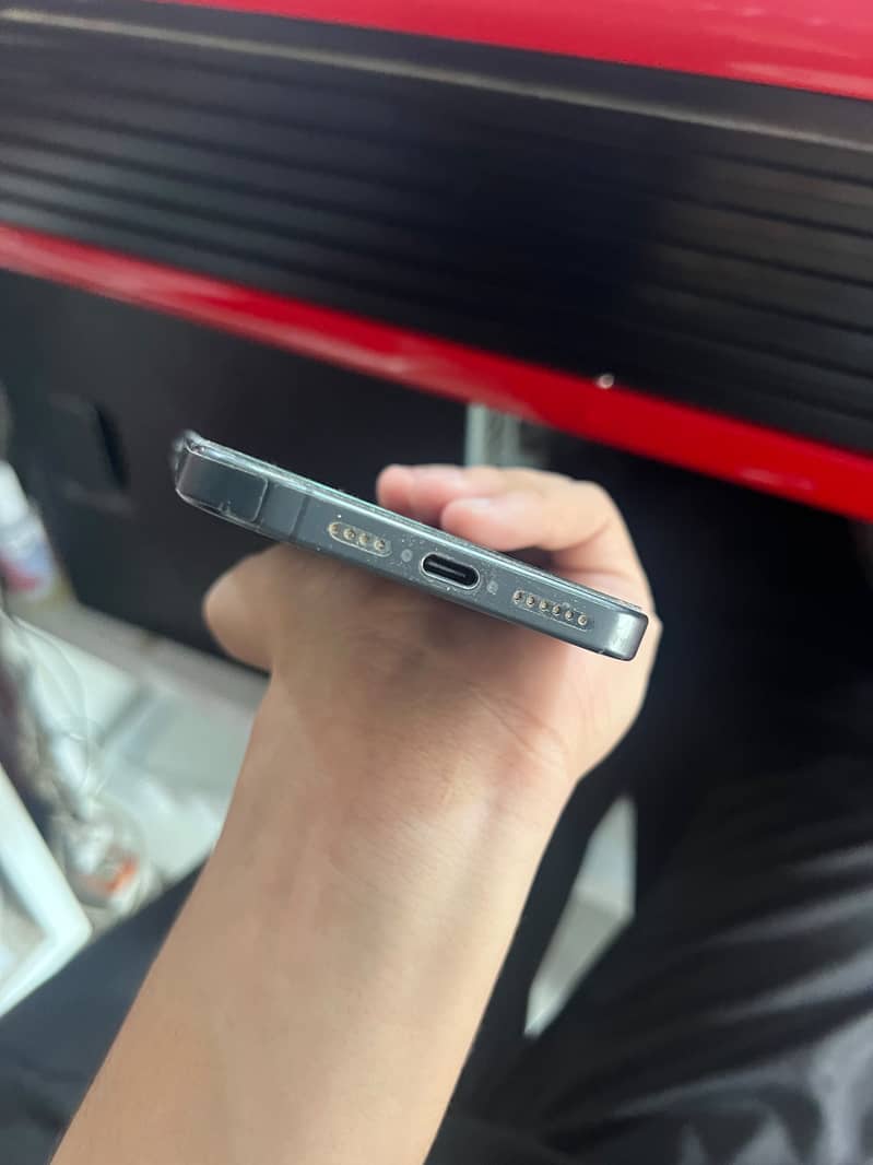 Apple iPhone 15 Pro Max 6