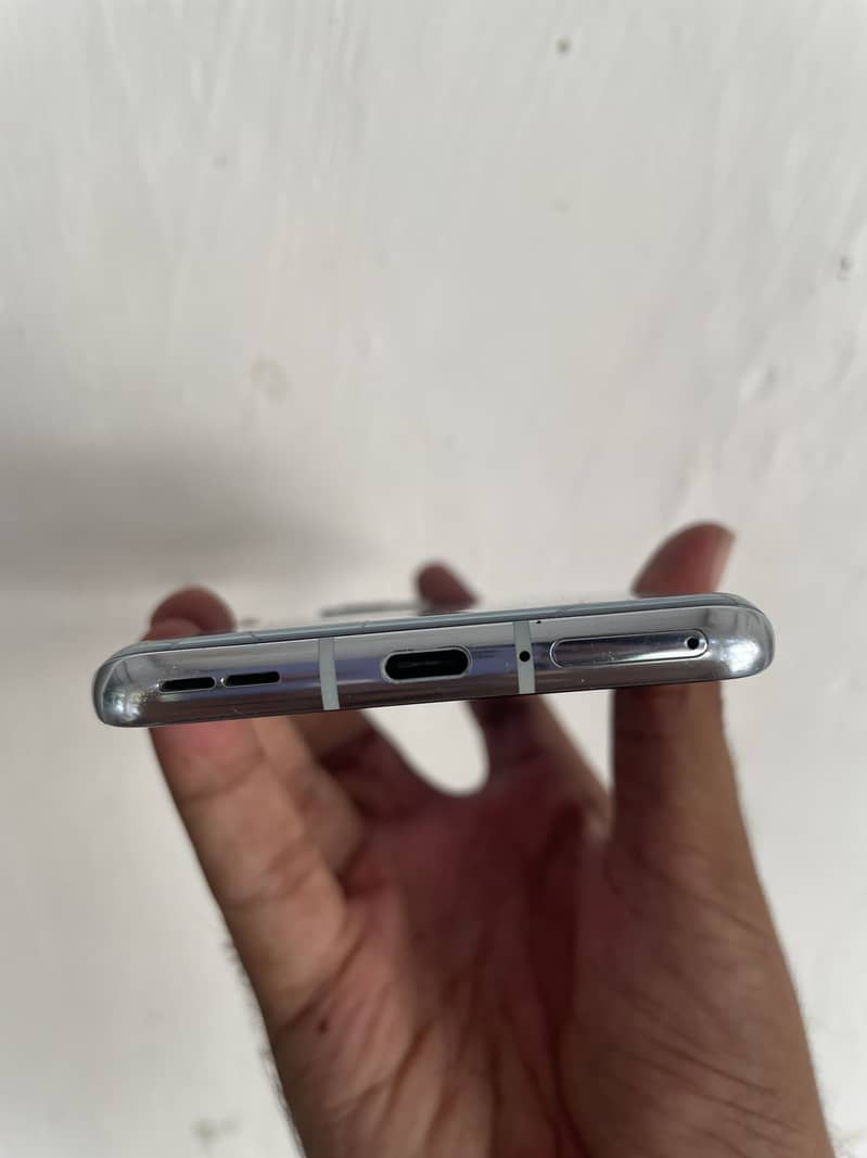 One Plus 9 Pro 4