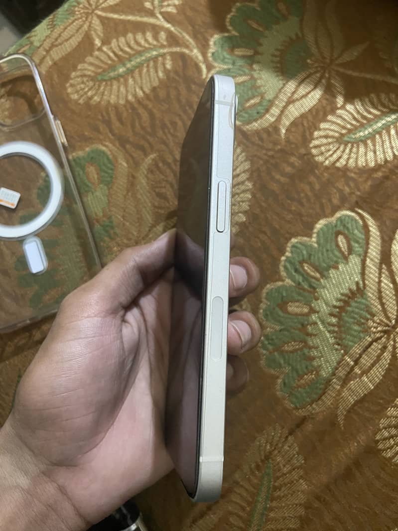 Apple iPhone 13 3