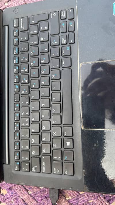 urgent sale i5 8th generation 4hours battery timing