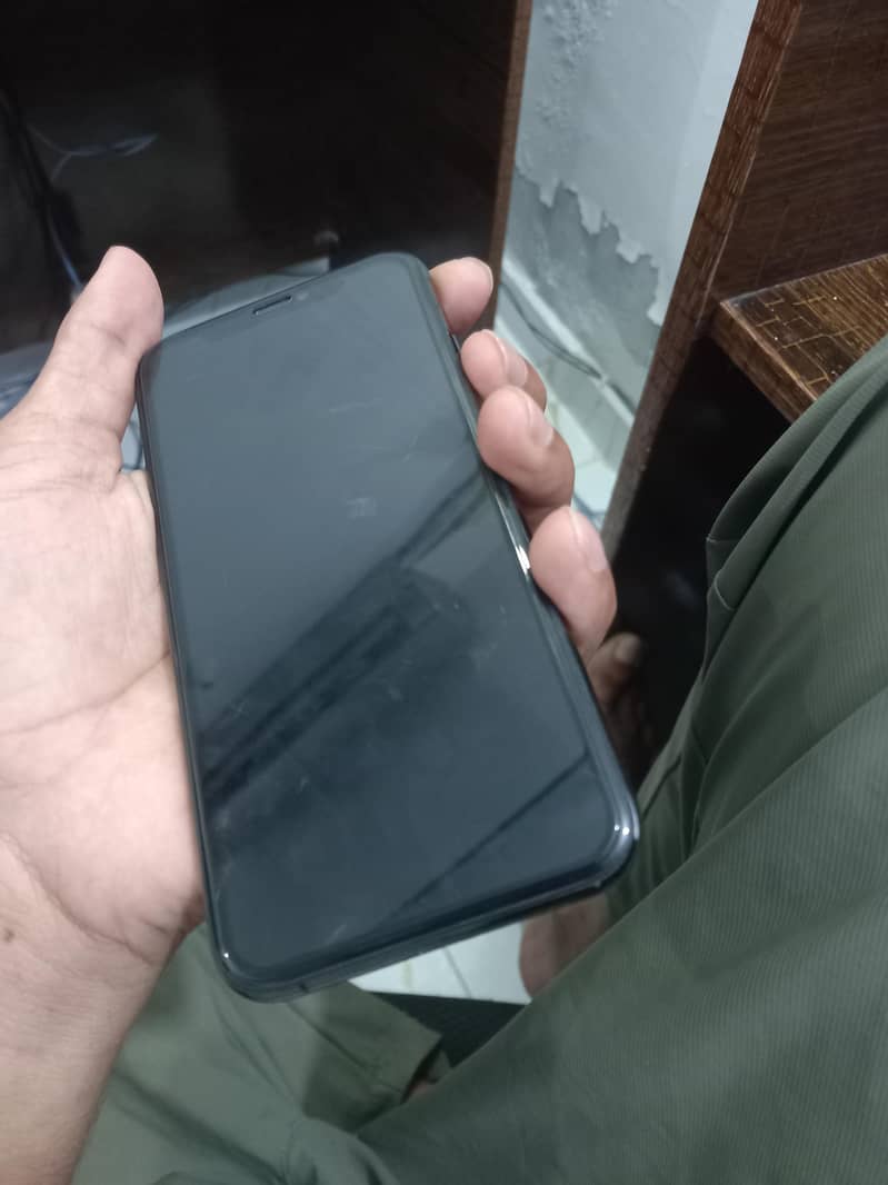 Apple iPhone 11 Pro 6
