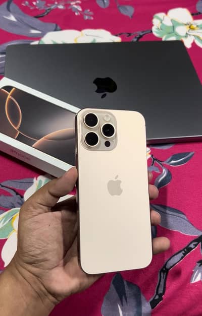 Apple iPhone 16 Pro Max