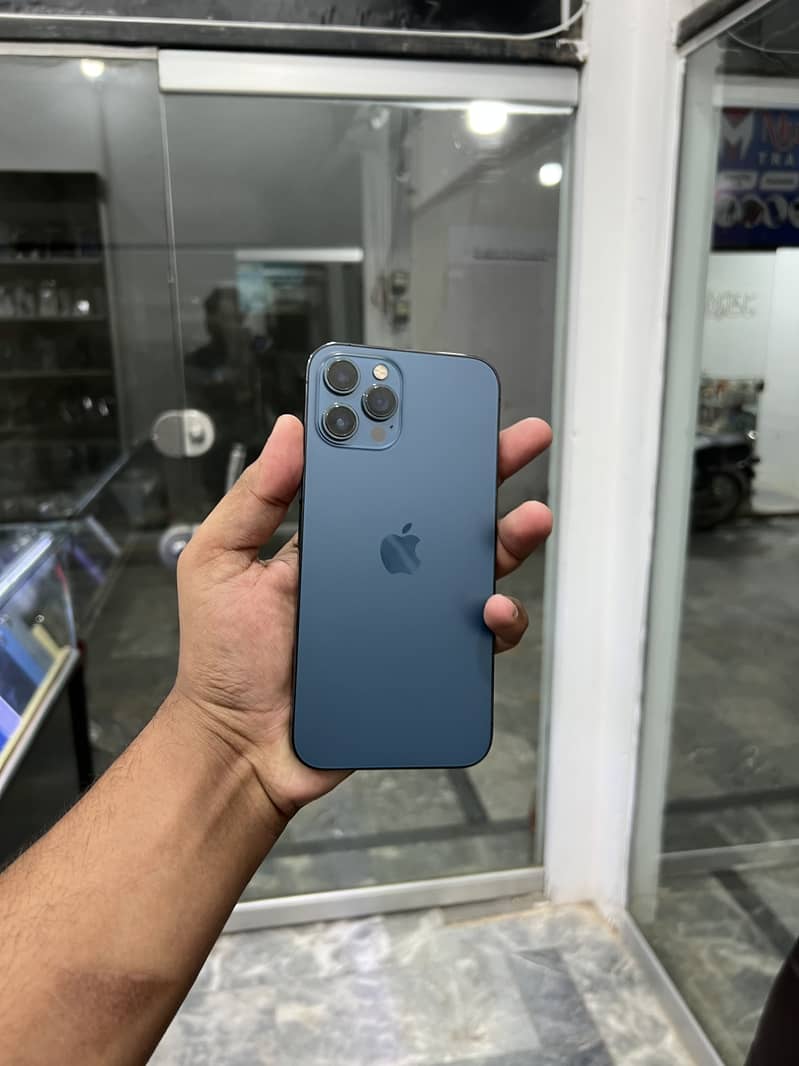 Apple iPhone 12 Pro Max 4