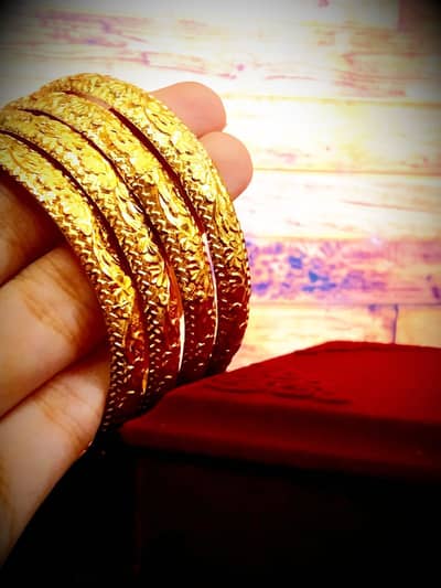 Royal Shine, Timeless Beauty 