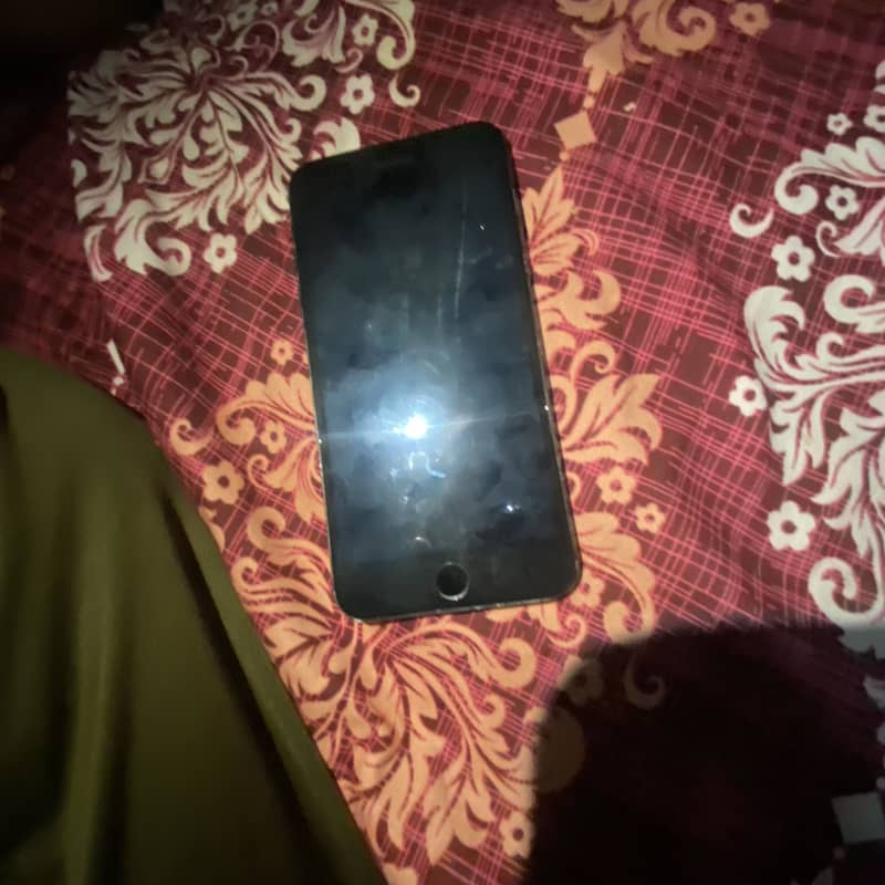 Apple iPhone 7 Plus 0