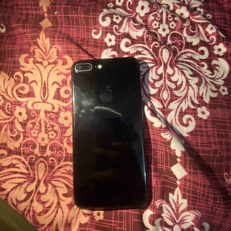 Apple iPhone 7 Plus 1
