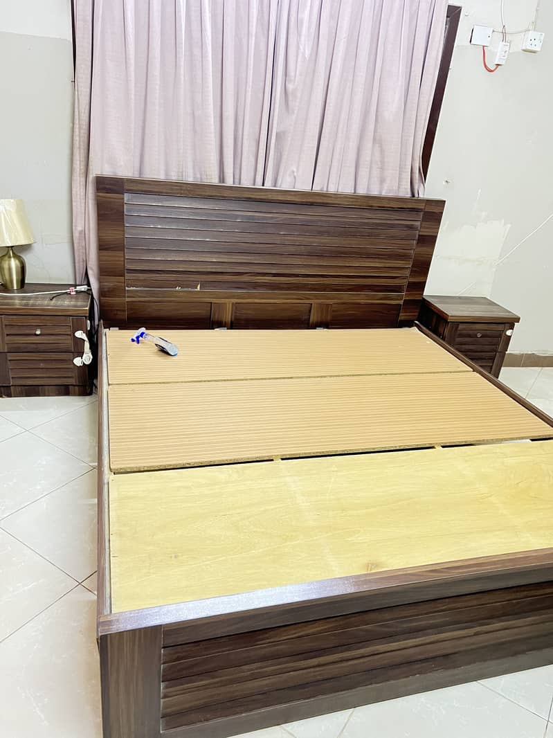 Bed with side tables 1