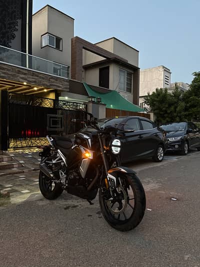 Super Star 200R (2024 Model / 2025 Reg) – Low Mileage (2.5k km) | 1st