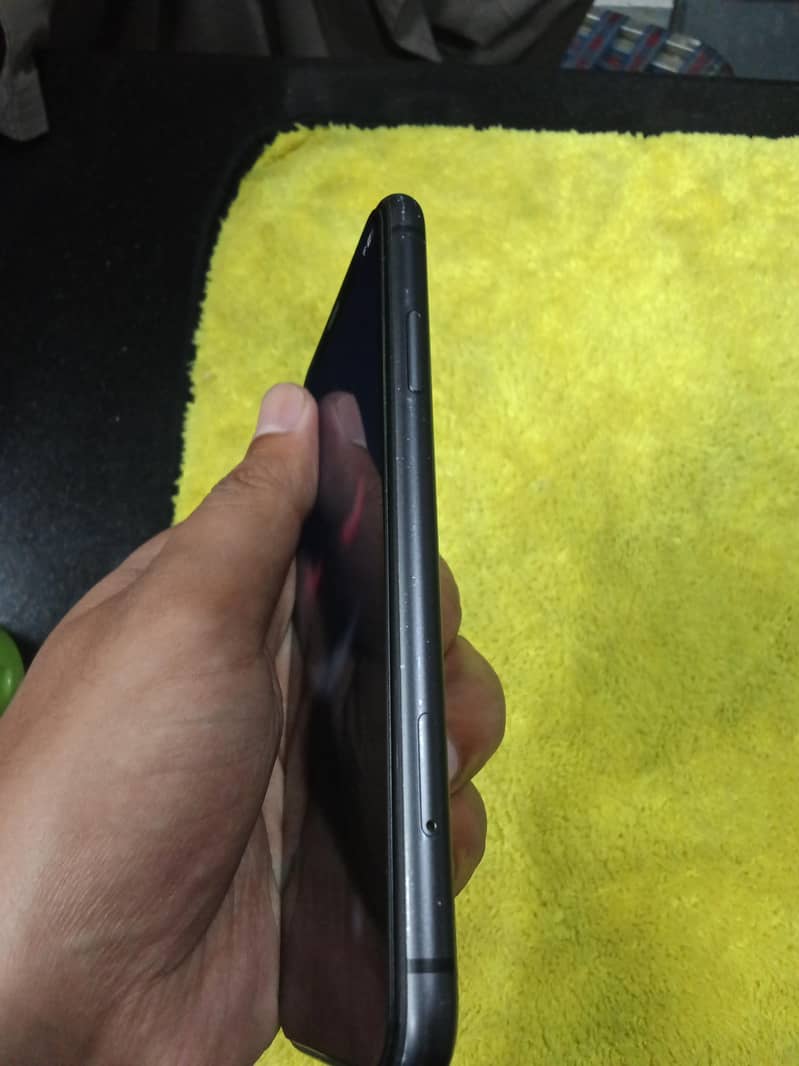 Apple iPhone 11 2