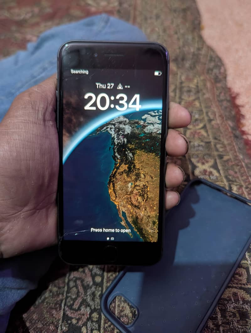 Apple iPhone 8 5
