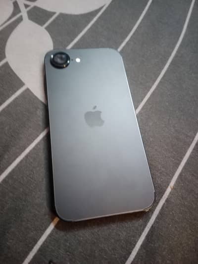 Apple iPhone 16e