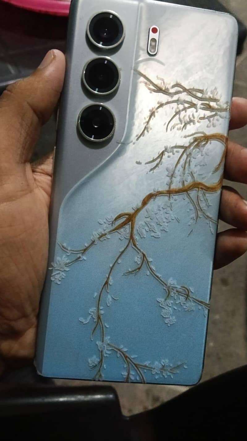 Tecno CAMON 40 Pro 0