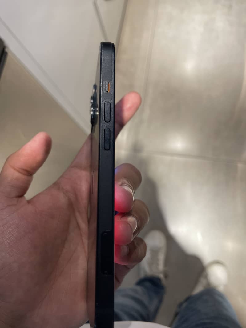 Apple iPhone 13 1