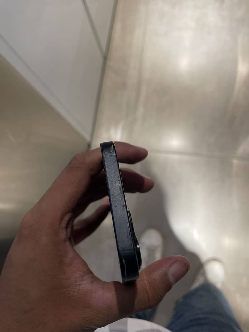 Apple iPhone 13 3
