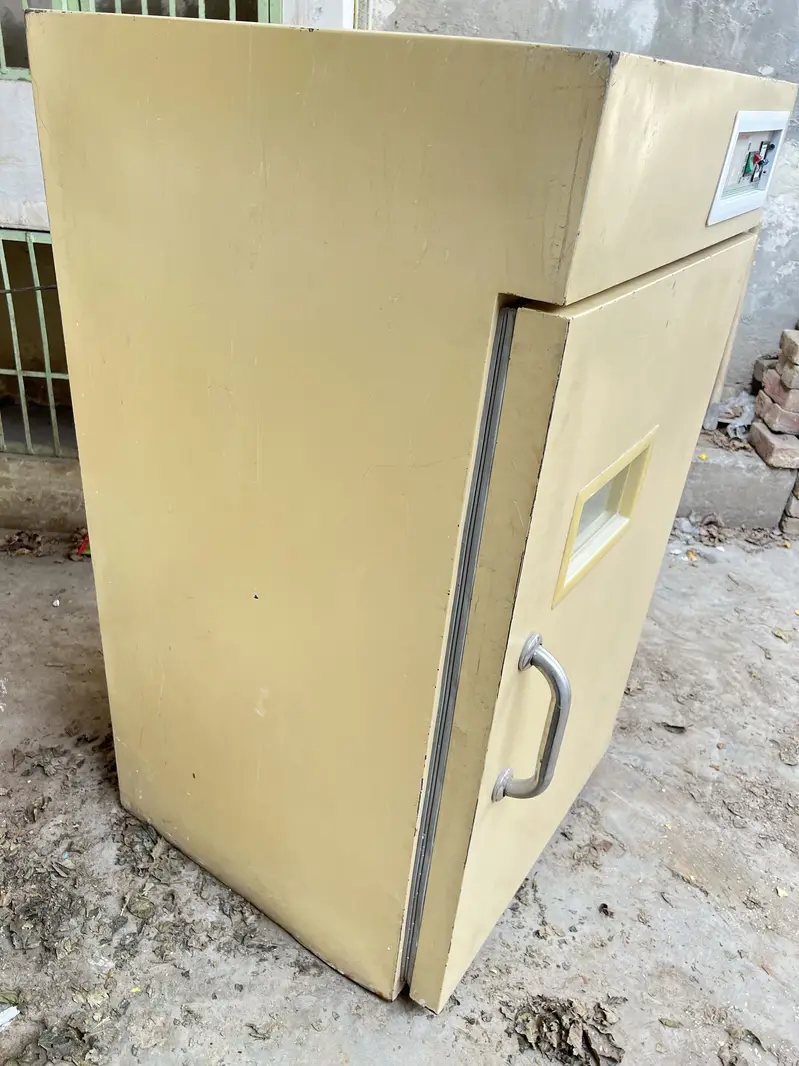 Incubator — photo 4