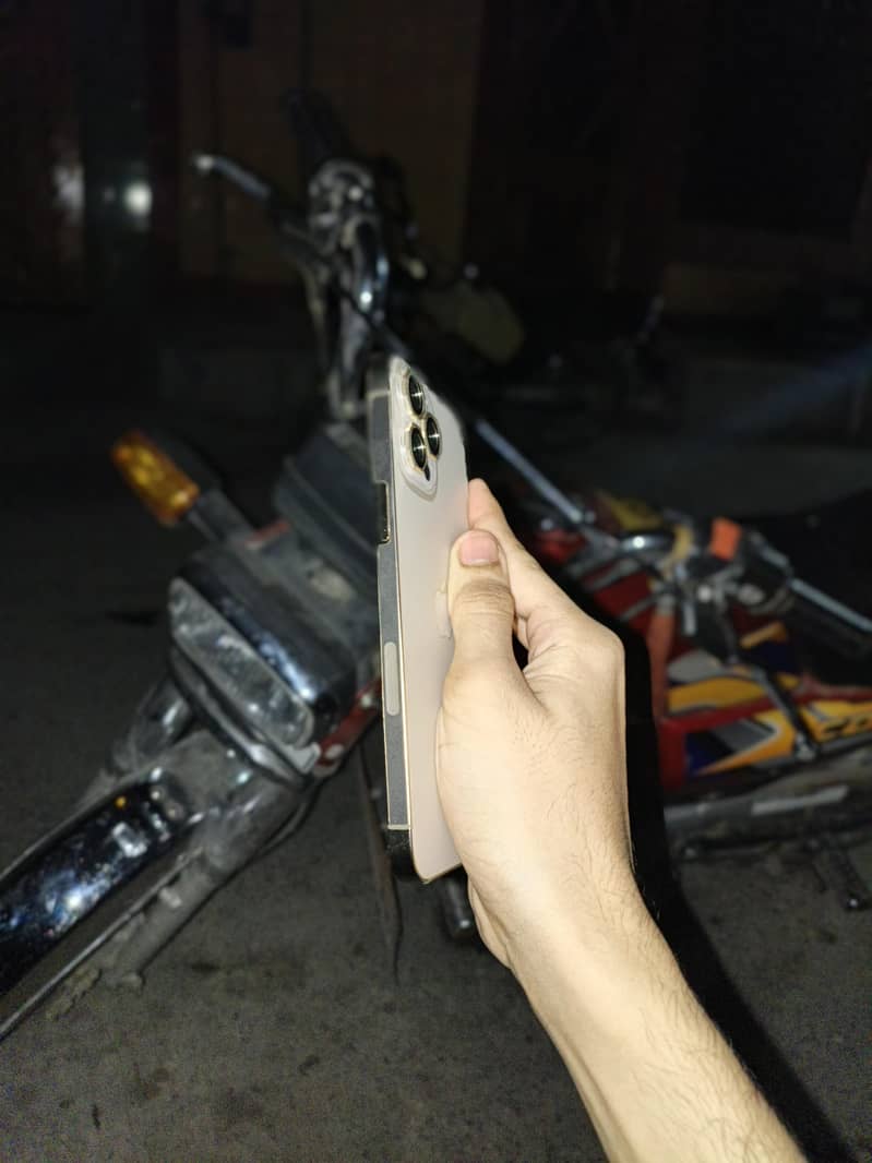 Apple iPhone 12 Pro Max 3