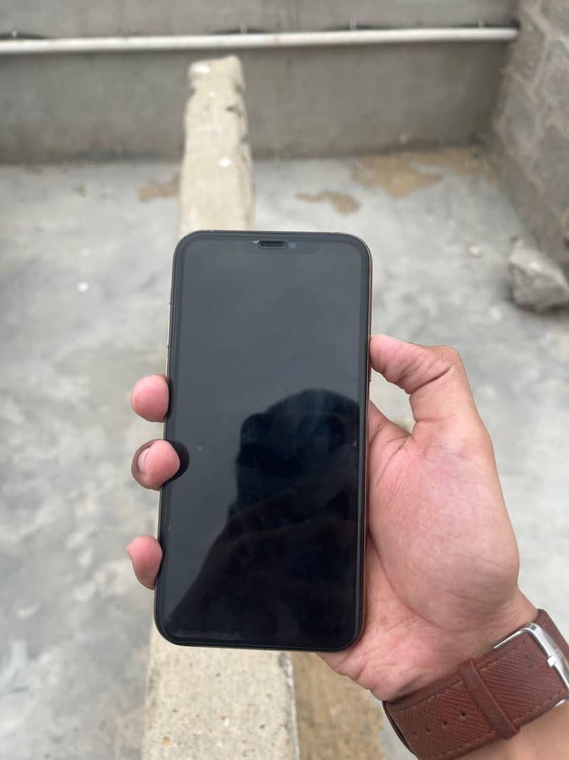 Apple iPhone 11 Pro 5