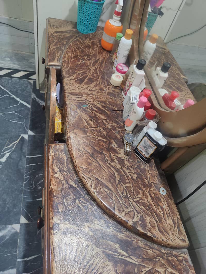 Dressing Table 3