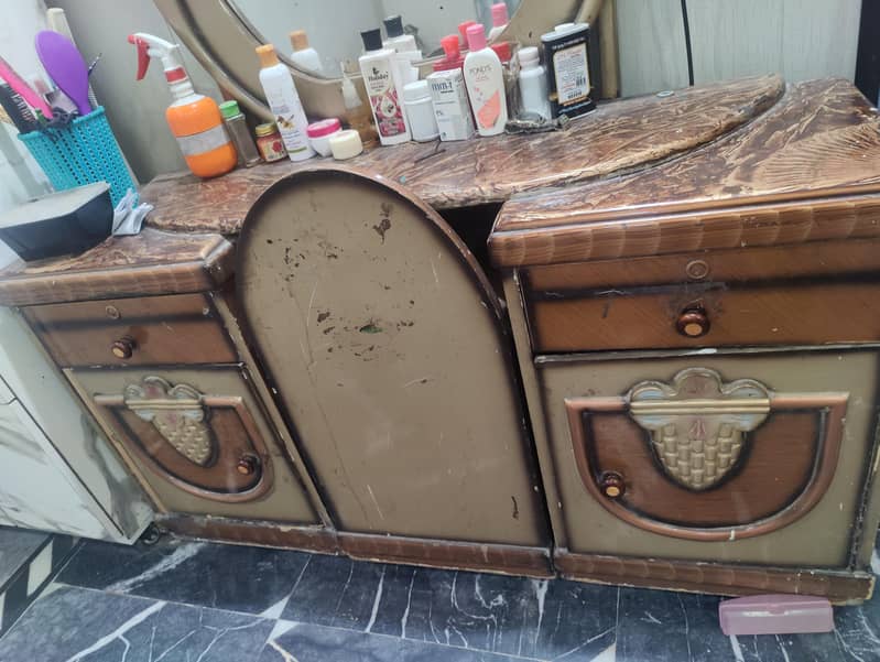 Dressing Table 7