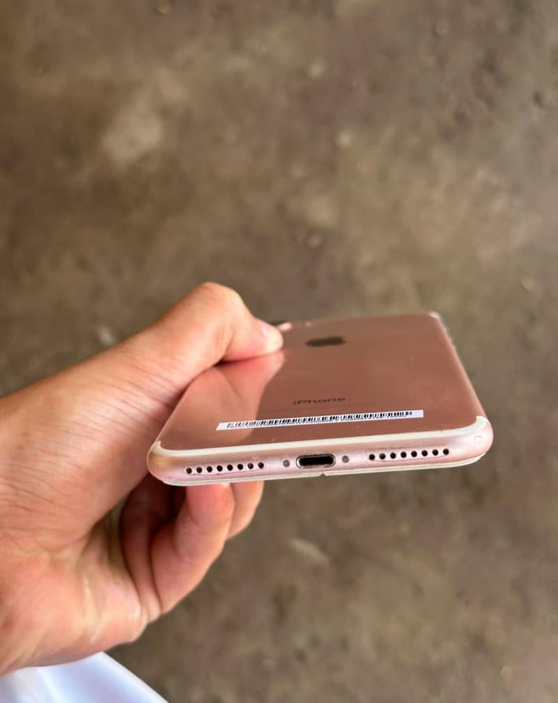 Apple iPhone 7 Plus 1